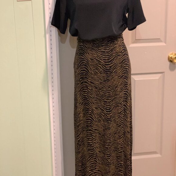 Zebra Print Maxi Skirt - Picture 4 of 5